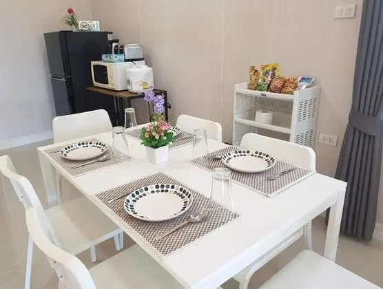 4 Bedrooms House