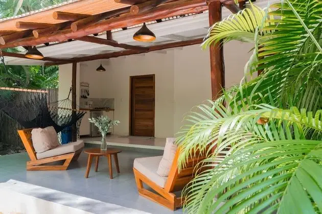 Bungalov, Havuz Kenarı (Lula)