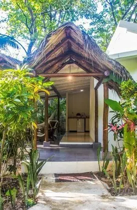 Bungalov, Havuz Kenarı (Lula)