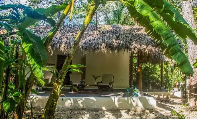 Bungalov, Havuz Kenarı (Lula)