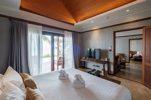 Beachfront villa, 2 bedrooms with private pool
