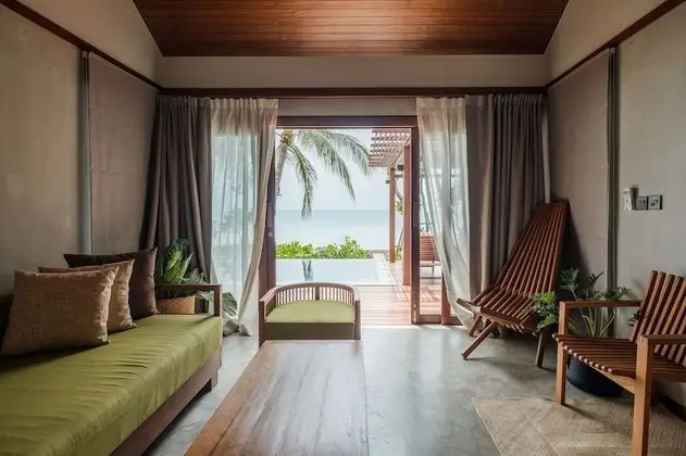 Beachfront villa, 2 bedrooms with private pool