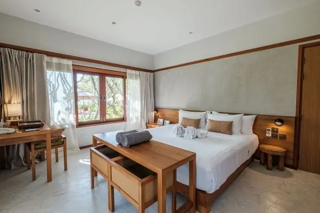 Premium 2 Bedroom with roof deck and Seaview