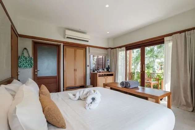 Premium 2 Bedroom with roof deck and Seaview