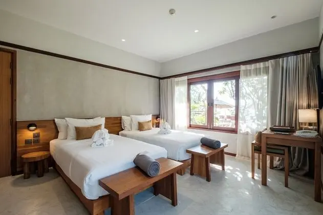 Premium 2 Bedroom with roof deck and Seaview