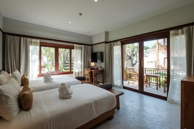 Premium 2 Bedroom with roof deck and Seaview
