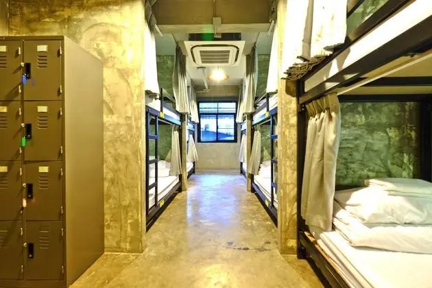 6-Bed Family Room with Shared Bathroom