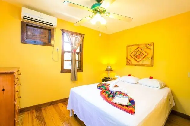 Queen Duplex with Extra Bed
