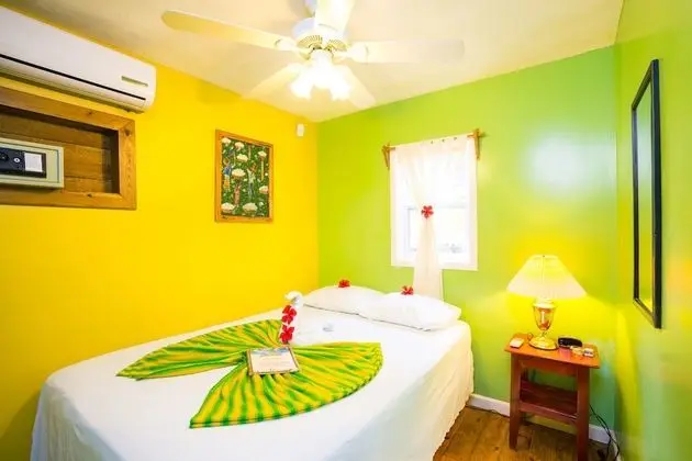 Queen Duplex with Extra Bed
