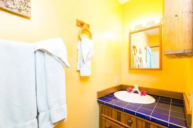 Queen Duplex with Extra Bed