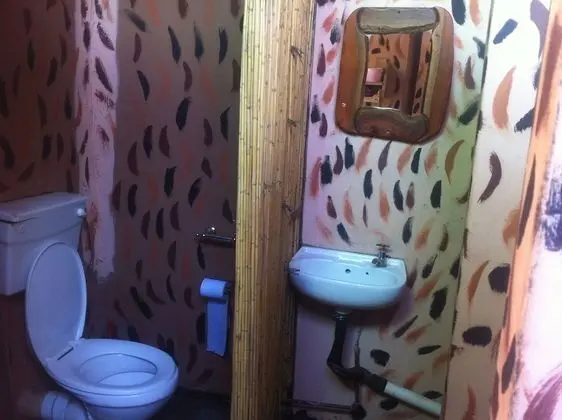 Basic Çadır, Ortak Banyo (No Beds provided.  Stretchers only)