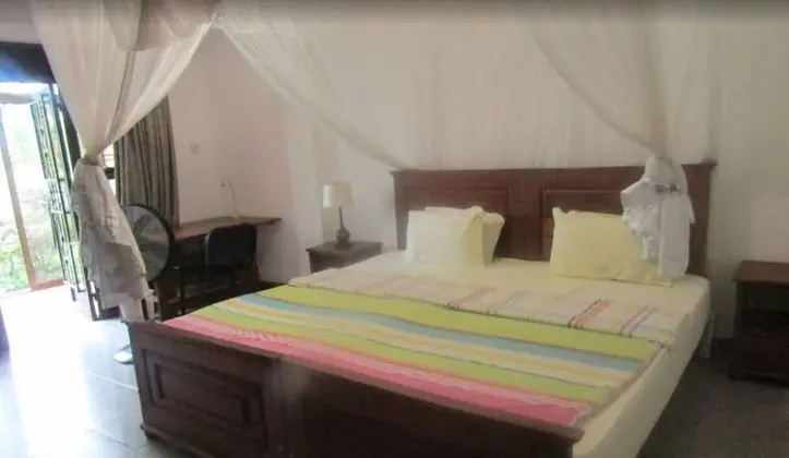 Deluxe Oda (Large Rm (3) with Balcony)