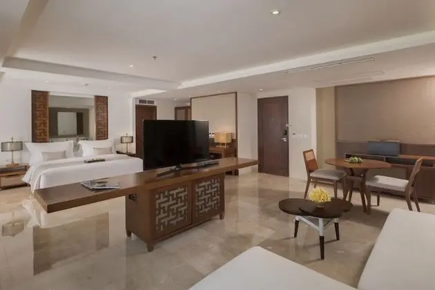Triple Deluxe Suite with Spa Bath