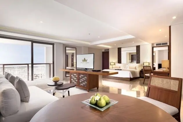 Triple Deluxe Suite with Spa Bath
