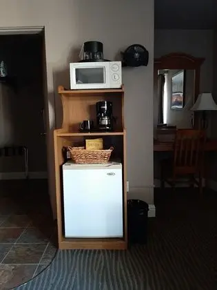 Standard Oda, 1 Büyük (Queen) Boy Yatak (42 Walk In Economy - Non-Pet)