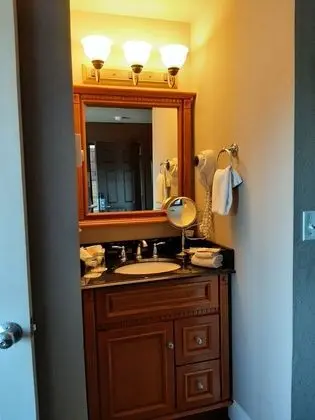 Standard Oda, 1 Büyük (Queen) Boy Yatak (42 Walk In Economy - Non-Pet)