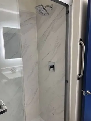 Standard Oda, 1 En Büyük (King) Boy Yatak, Koy Manzaralı (East King - Non-Pet)