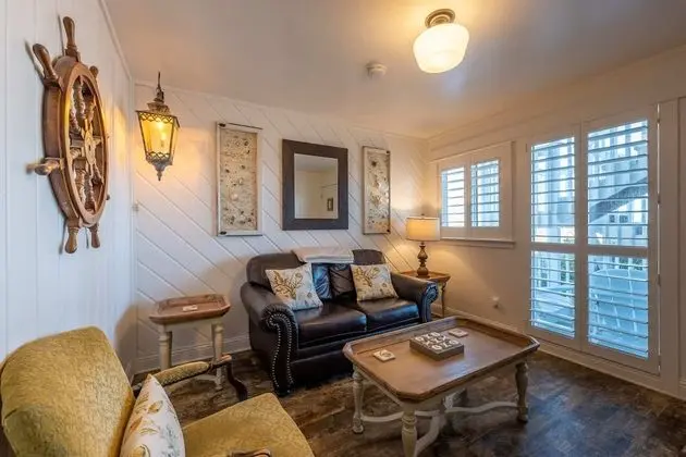 Tek Kişilik Oda, Koy Manzaralı