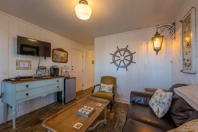 Tek Kişilik Oda, Koy Manzaralı