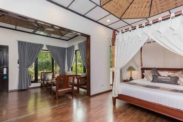 Deluxe Beachfront Room