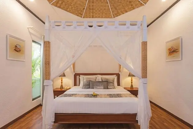 Deluxe Beachfront Room