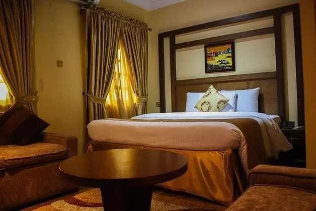 Deluxe Tek Büyük Yataklı Oda