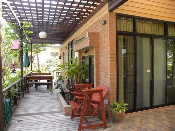 Leelawadee Suite