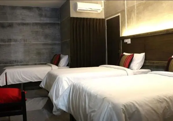 Economy Triple Room