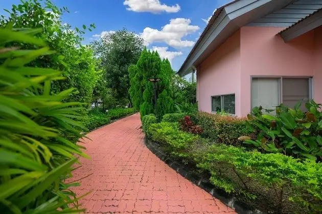 Super Deluxe Cottage