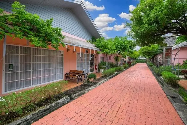 Super Deluxe Cottage