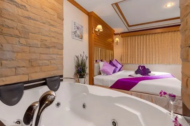 Deluxe Jacuzzi