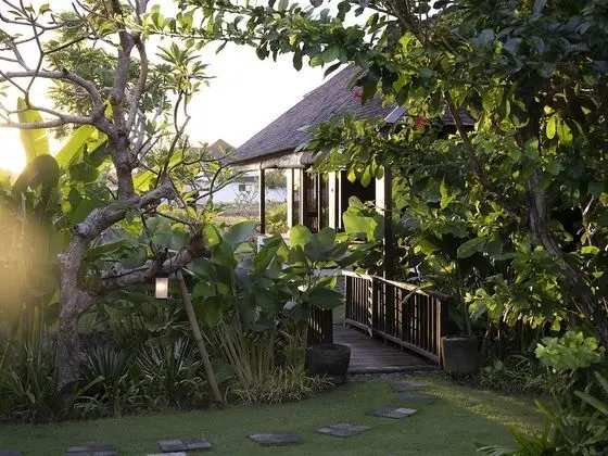 Villa, 5 Yatak Odası, Havuz Manzaralı