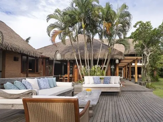 Villa, 5 Yatak Odası, Havuz Manzaralı