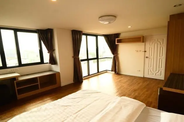 Corner Room