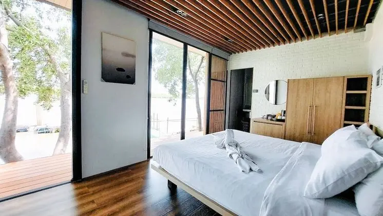 Executive Room