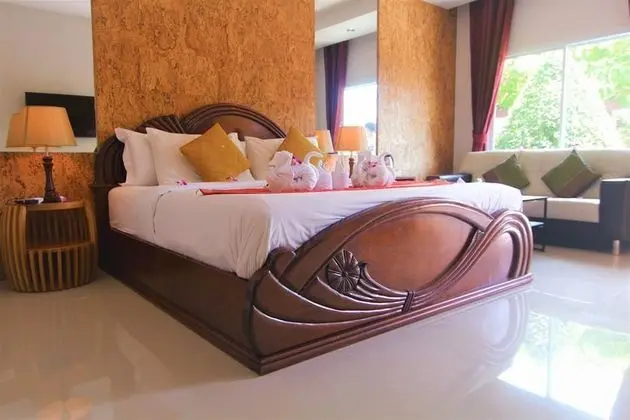 2 Bedrooms Villa