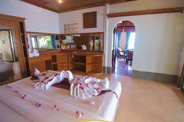2 Bedrooms Villa