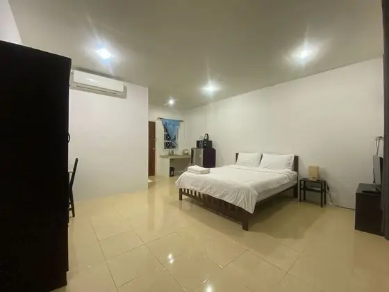 Standard Double Bed