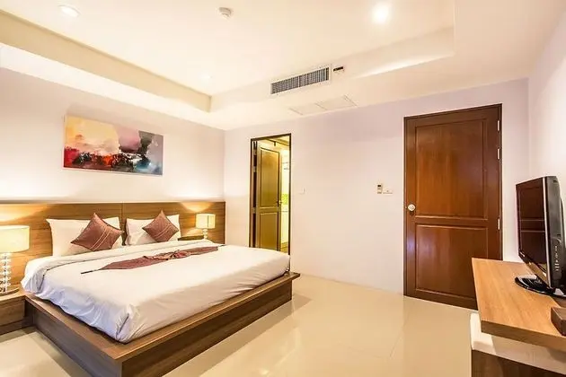 1 Bedroom Deluxe Suite