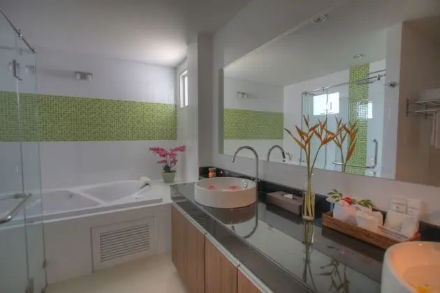 2 Bedroom Jacuzzi Suite