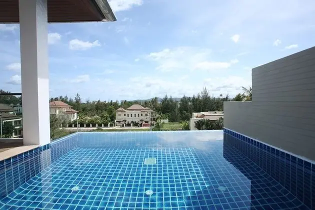 2 Bedroom Penthouse Pool Suite