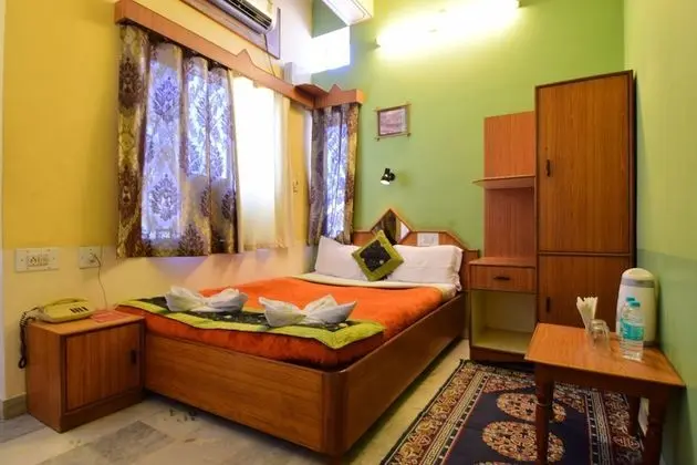 Deluxe A/c room