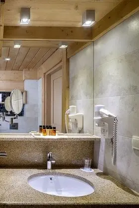 Standard Tek Büyük veya İki Ayrı Yataklı Oda (with unlimited access to Terma Bania)