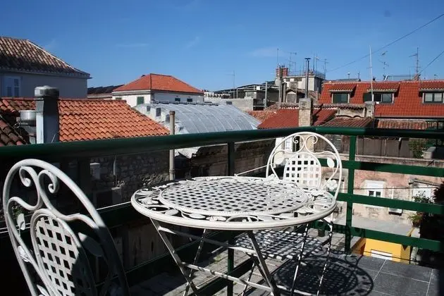 Premium Üç Kişilik Oda