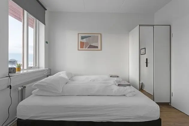 Dört Kişilik Oda, Ortak Banyo