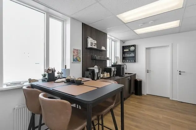 Dört Kişilik Oda, Ortak Banyo