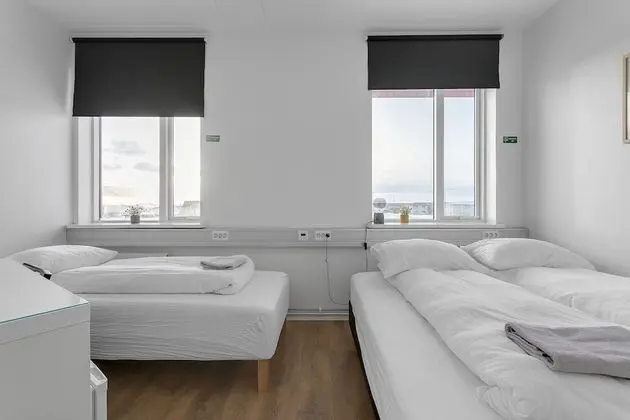 Üç Kişilik Oda, Ortak Banyo