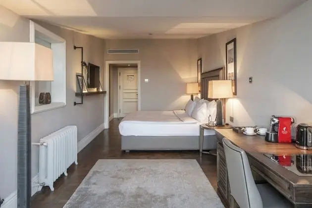 Çatı Katı Süiti (Penthouse), 1 En Büyük (King) Boy Yatak ve Çekyat, Sigara İçilmez, Deniz Manzaralı