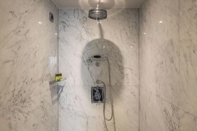 Çatı Katı Süiti (Penthouse), 1 En Büyük (King) Boy Yatak ve Çekyat, Sigara İçilmez, Deniz Manzaralı