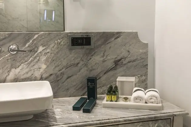 Çatı Katı Süiti (Penthouse), 1 En Büyük (King) Boy Yatak ve Çekyat, Sigara İçilmez, Deniz Manzaralı